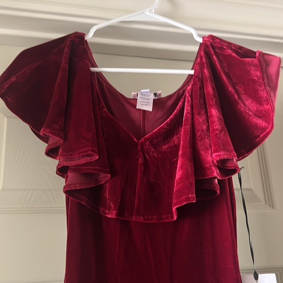 NWT Unique Vintage Red Velvet Dress - Picture 2 of 4